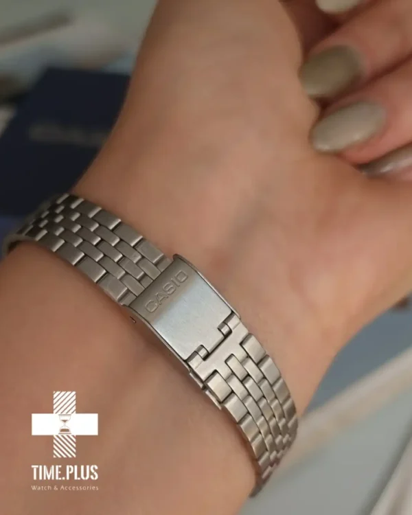 ساعت مچی زنانه کاسیو مدل LA680WA-1BDF نقره ای