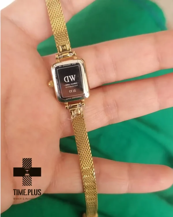 ساعت مچی زنانه دنیل ولینگتون مدل Quadro Mini طلایی