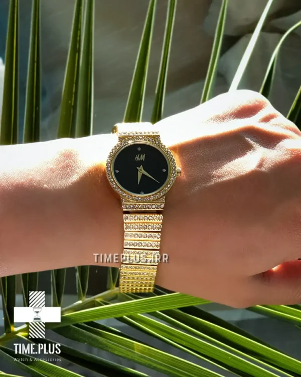 ساعت مچی زنانه اچ اند ام طلایی