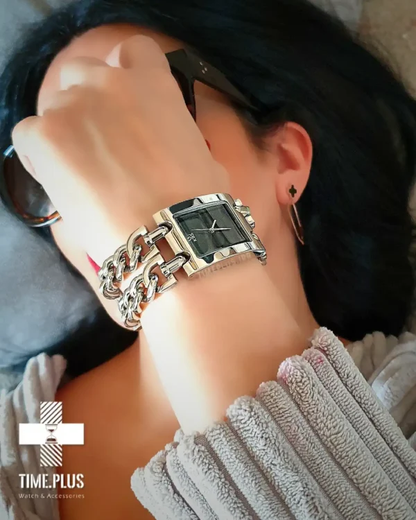ساعت مچی زنانه نقره‌ای