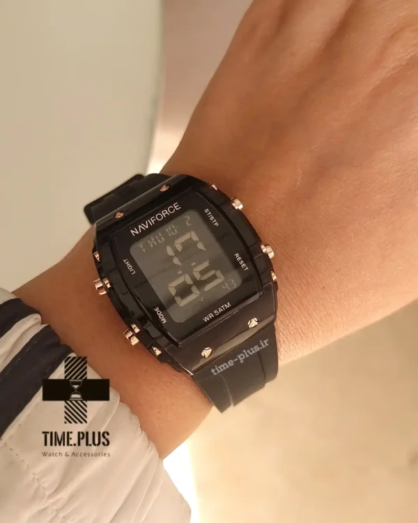 ساعت مچی زنانه نیوی فورس مدل NF7102 مشکی