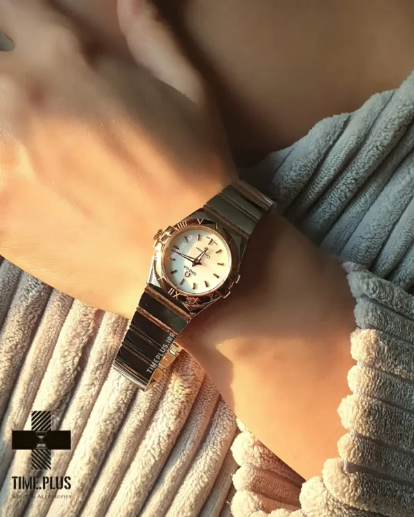 ساعت مچی زنانه امگا نقره ای براق و رزگلد