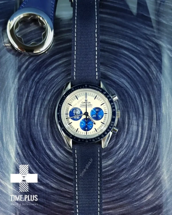 ساعت مچی مردانه امگا مدل اسپید مستر اسنوپی سفید سرمه ای