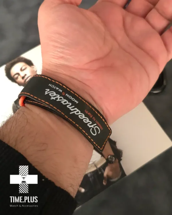 ساعت مچی زنانه امگاسواچ مدل Lava قرمز و مشکی