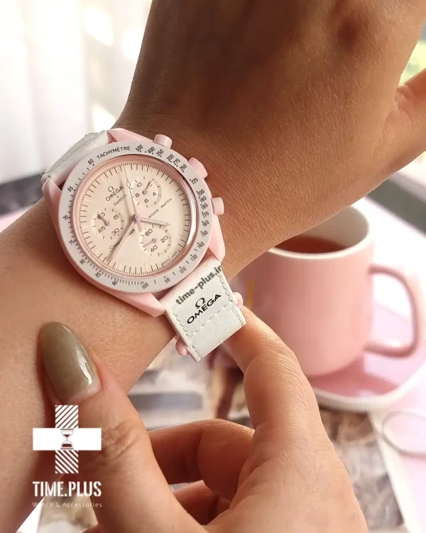 ساعت مچی زنانه امگاسواچ مدل Mission to Venus صورتی