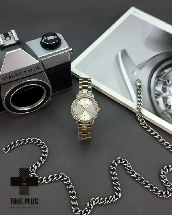 ساعت مچی زنانه سیتی زن مدل زنانه نگین دار سیلور طلایی