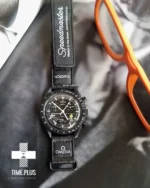 ساعت مچی مردانه امگاسواچ مدل Snoopy مشکی