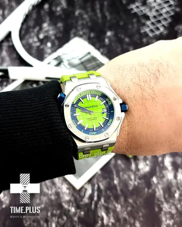 ساعت مچی مردانه مدل رویال اوک آف شو سبز فسفری