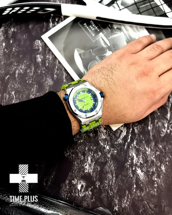 ساعت مچی مردانه مدل رویال اوک آف شو سبز فسفری